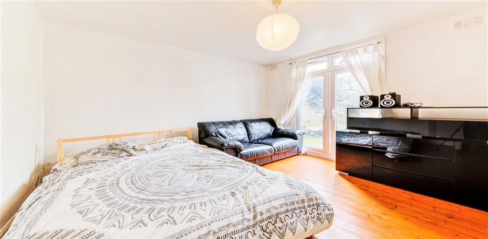 			PRIVATE GARDEN, 2 Bedroom, 1 bath, 1 reception Flat			 Leighton Gardens, KENSAL RISE